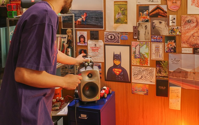 An Artist in Dialogue: Fawaz Binkolaib