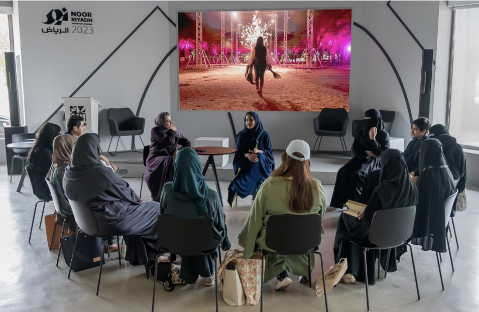 Artistic Director Gaida AlMogren leading a workshop with Noor Riyadh apprentices during the festival’s training programme.